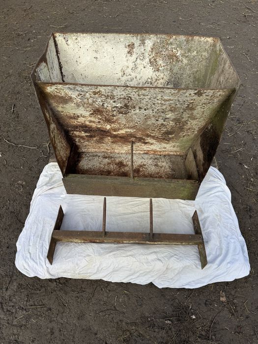 Бункерна Кормушка для свиней