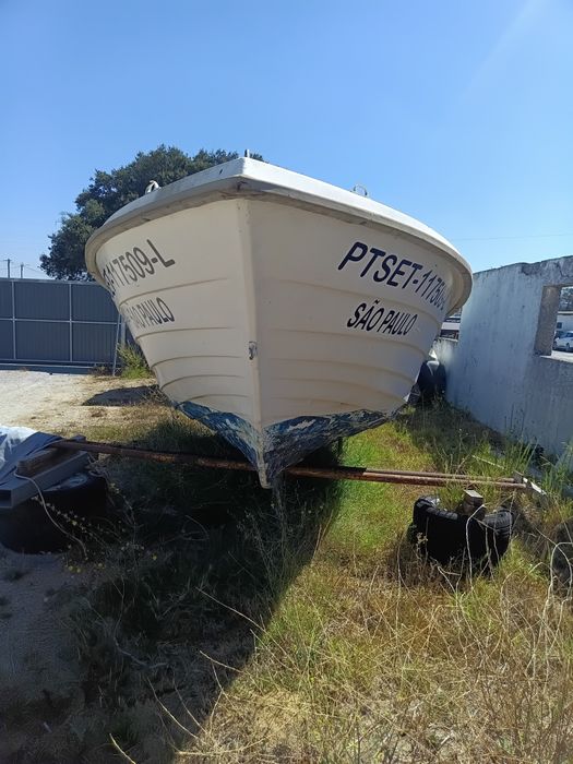 vendo fibramar 5.55 com licenças de pesca