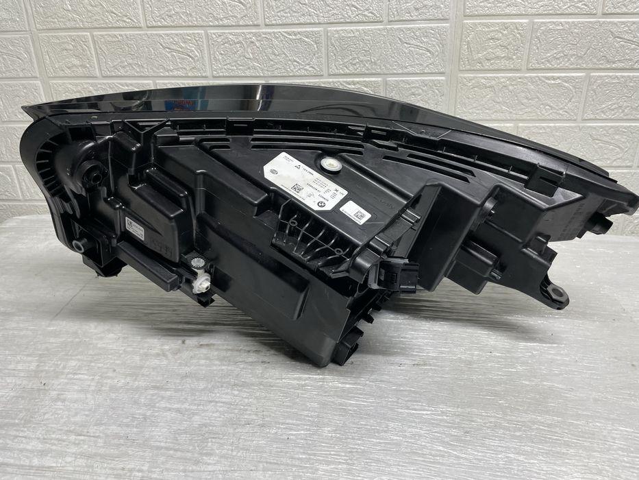 Фара права BMW X1 U11