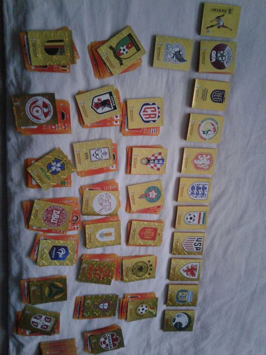 Продаю колекційні наклейки ЧС-22 Panini поштучно