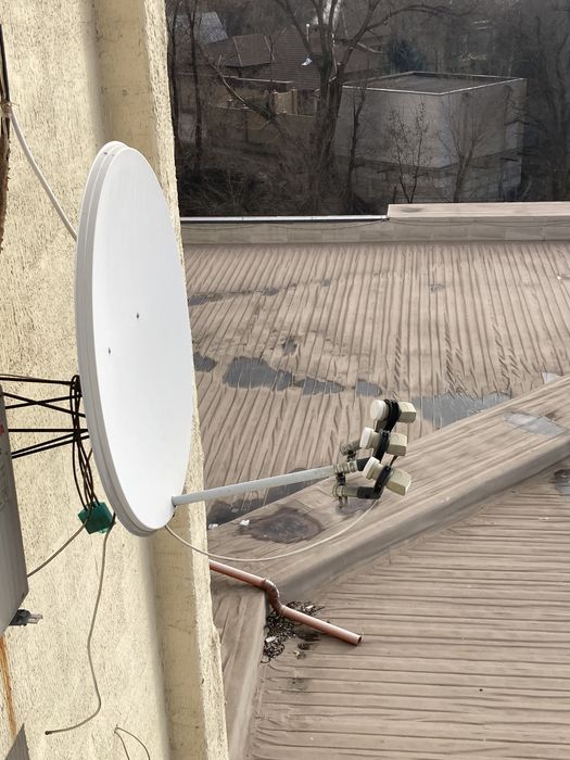 Спутниковое ТВ, тарілка, тюнер.