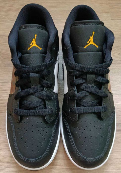 Кросівки Nike Air Jordan 1 Low Hologram