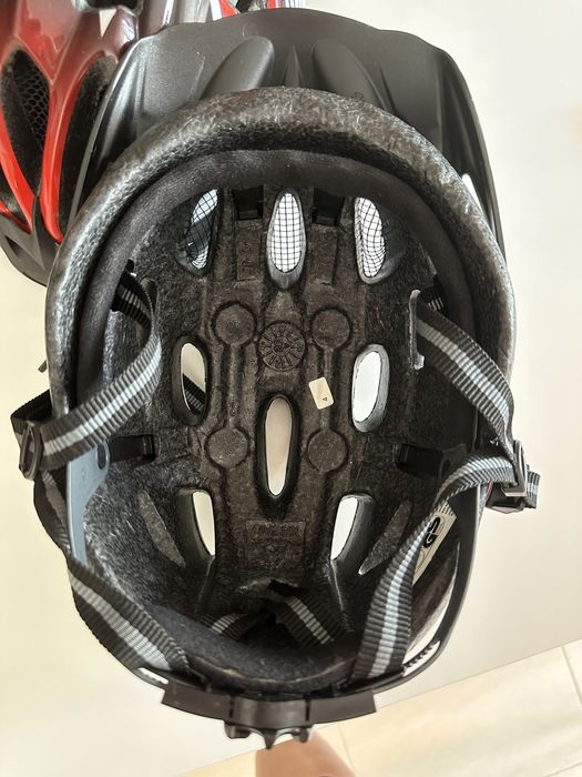 Захисні дитячі шоломи