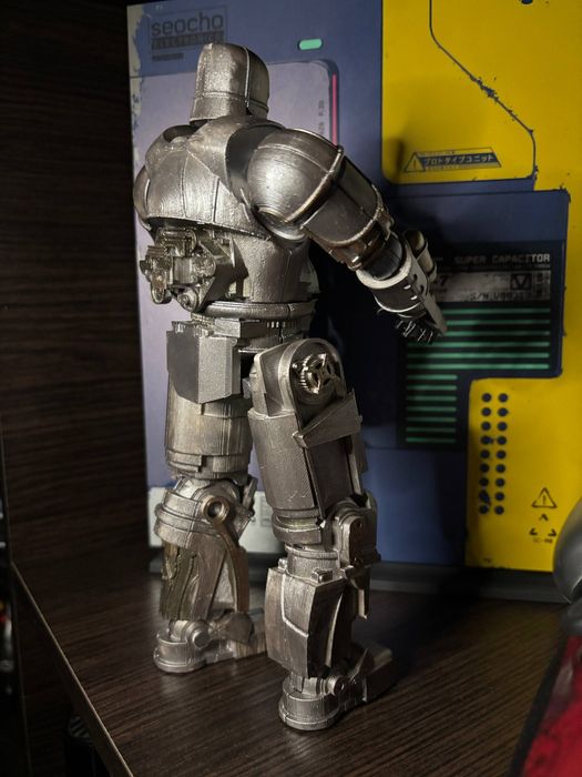 Iron man, залізна людина