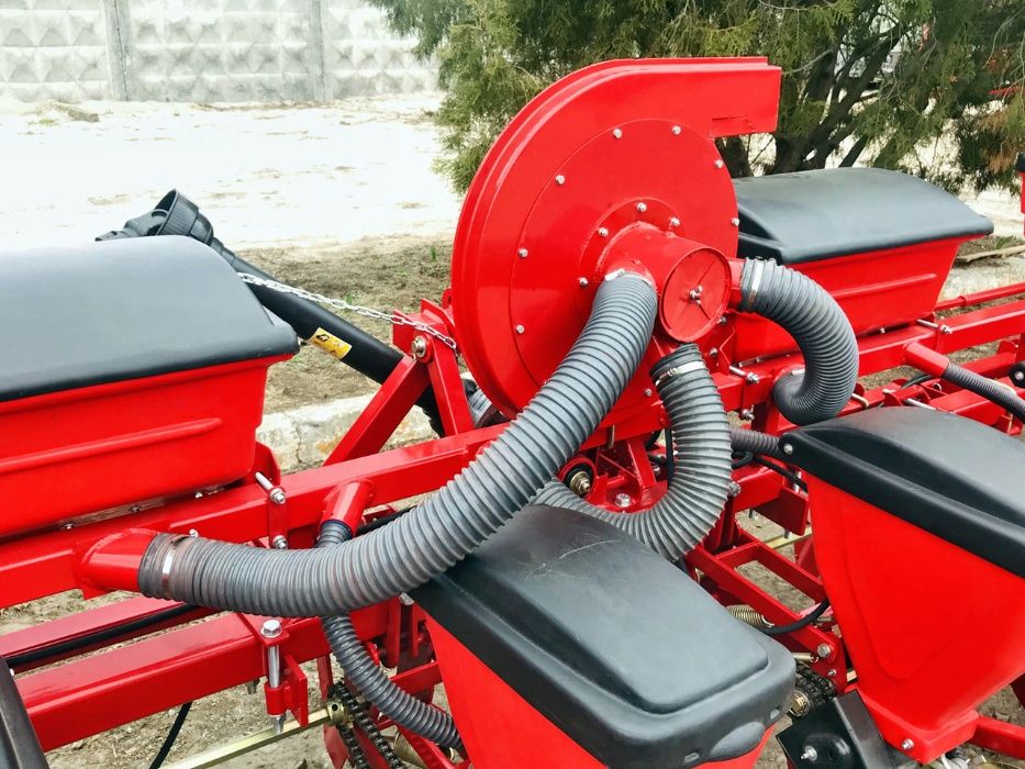 Соняшникова, кукурудзяна сівалка точного висіву УПС 8 завод DEMETRA