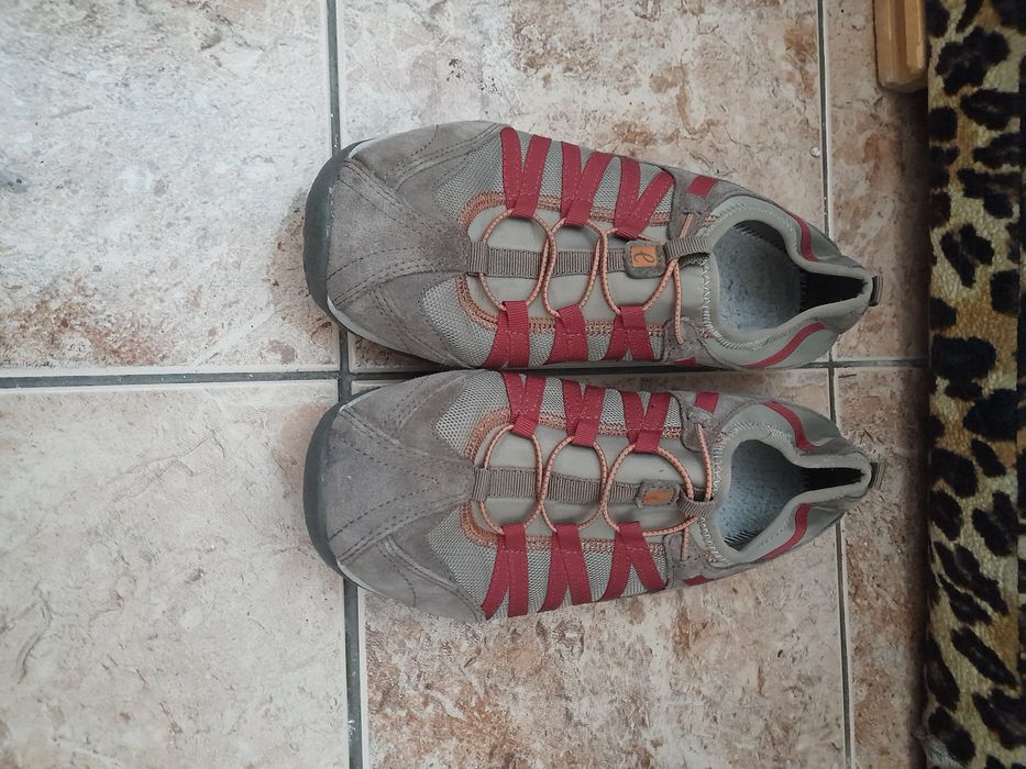 Взуття осінньо-весняне