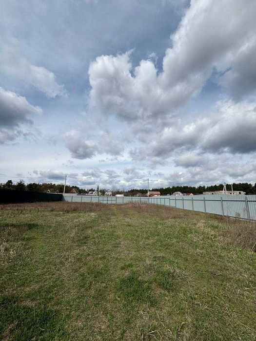 12 соток з парканом!