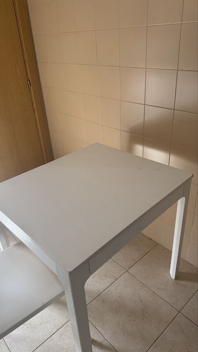 Vendo mesa IKEA VIHALS