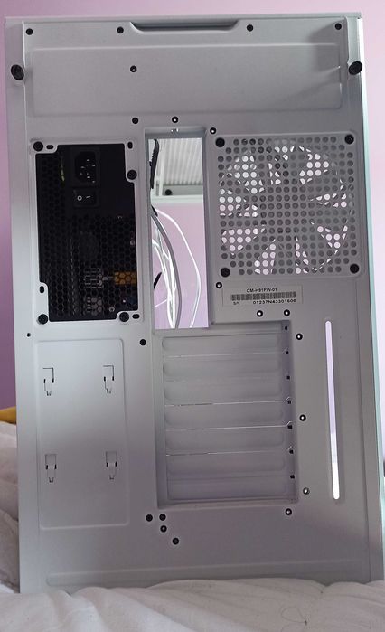 NZXT H9 Flow ATX Mid-Tower (Branca) + Extras (4 fans + hub + PSU EVGA 700W)