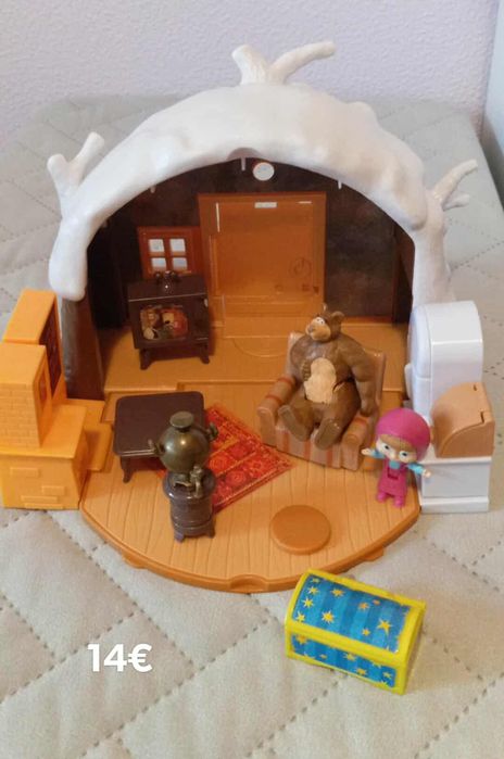 Casas do urso e da Masha várias..