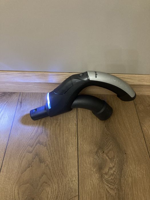 Uchwyt Miele SGC 20 S8 podswietlenie Led znakomita opcja do sprzatani