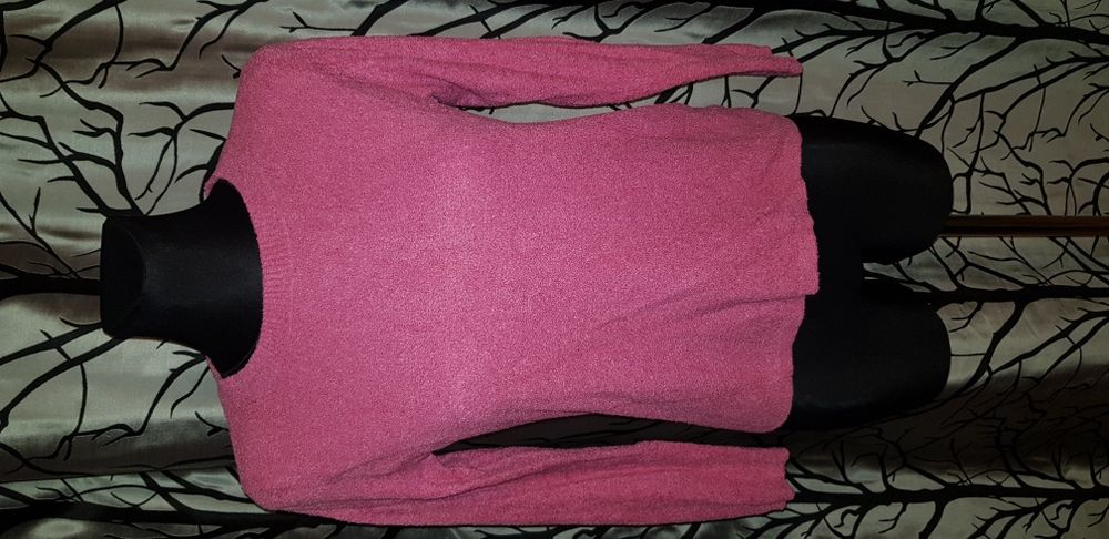 Malinowy sweterek, rozm.38-40