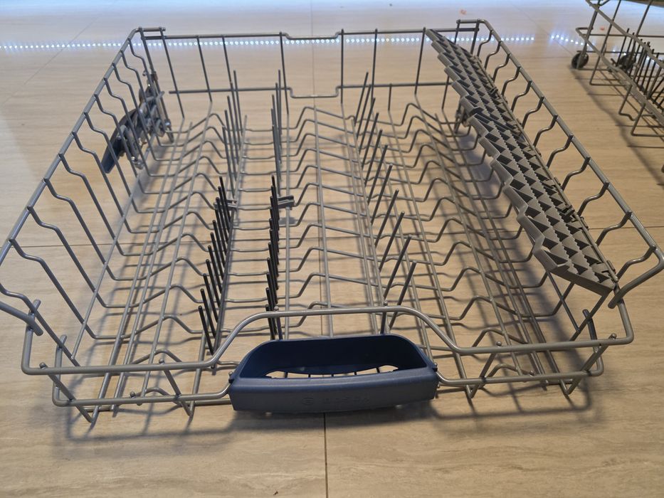 Oba Kosze do zmywarki bosh serii 5 do zabudowy 60 cm