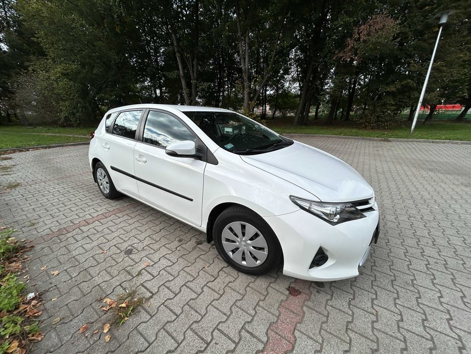 Samochód Toyota Auris