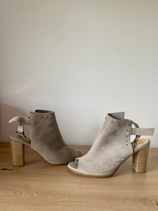 Buty na obcasie Lasocki