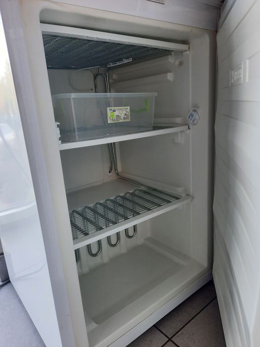 Мини холодильник барный jusk cтеллаж