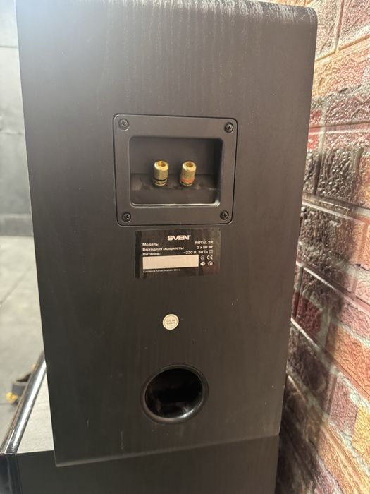 активная укустика Sven Royal 2R