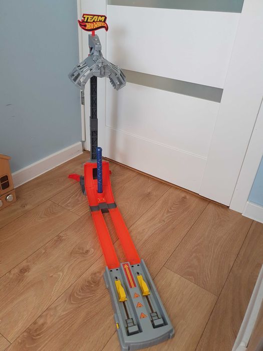 Hot Wheels Vertical Velocity (X9283) - wyścigowa wieża