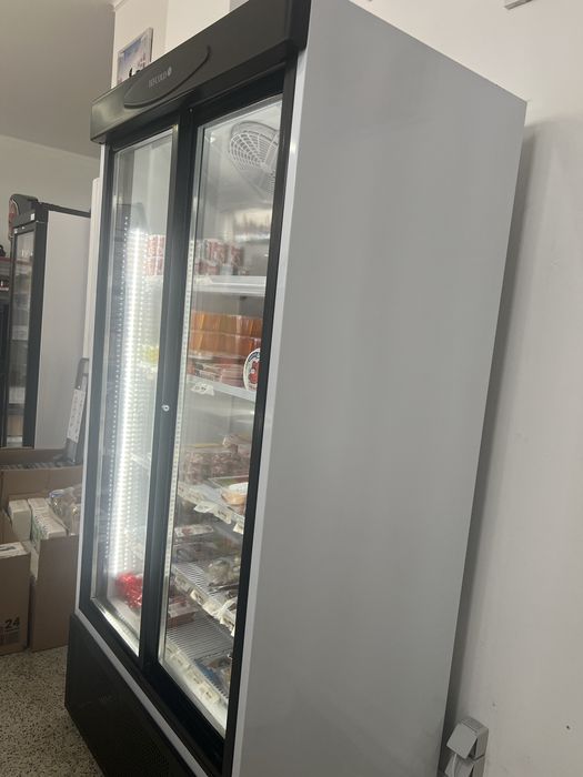 Vitrine vertilcal