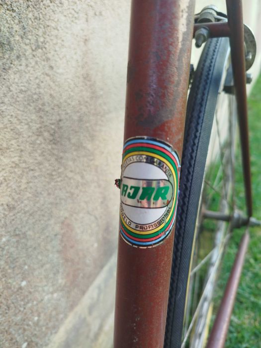 Bicicleta antiga de estrada