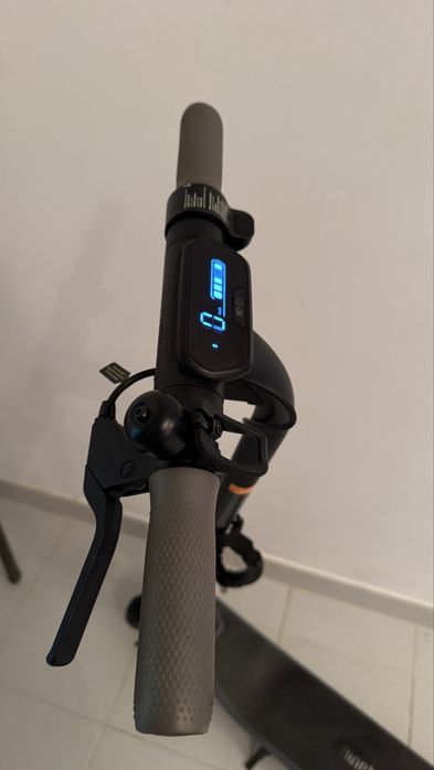 Trotinete praticamente nova