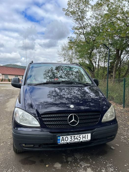 Машина Mercedes Vito