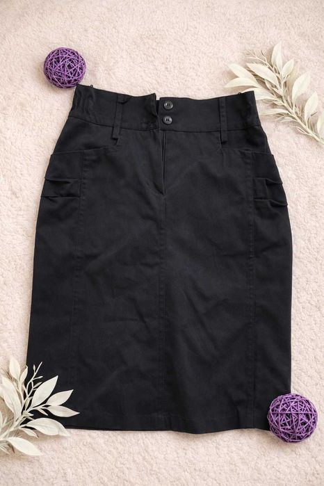 Czarna Spódnicaz Detalami – Stan Idealny! (Rozm. 158)