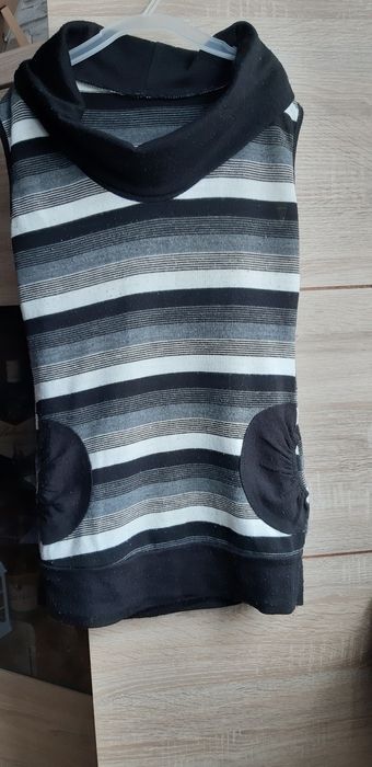 Bezrękawnik w paseczki