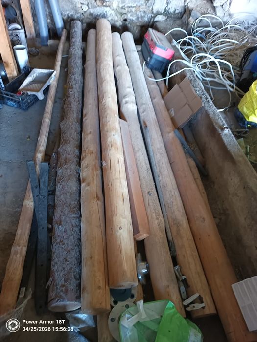 Korowane , szlifowane bale z modrzewia