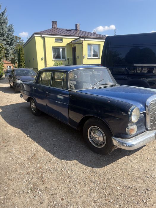 Mercedes w110 super stan, oryginal.