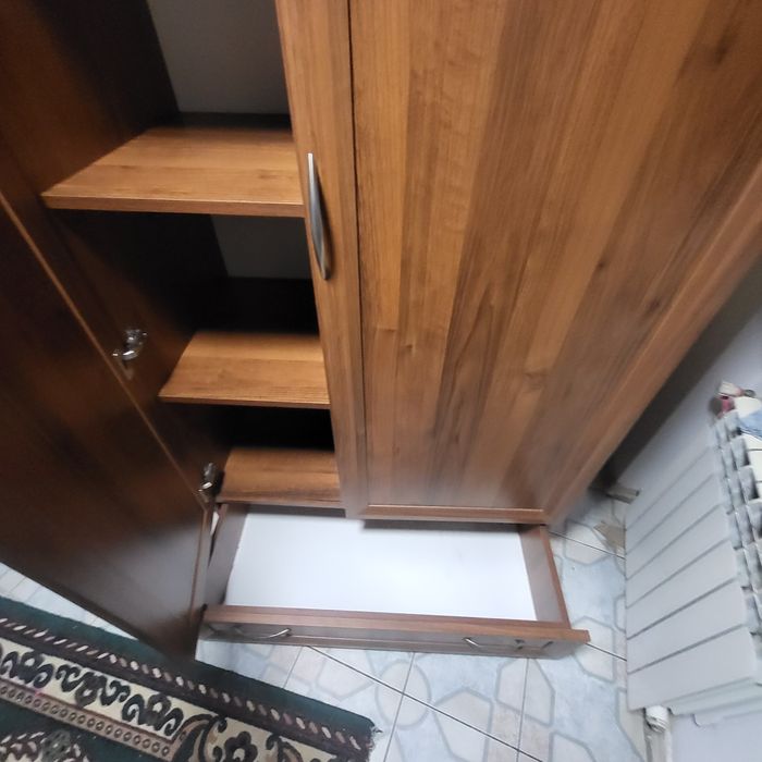 Szafa uzywana bez znaków uzytkowania