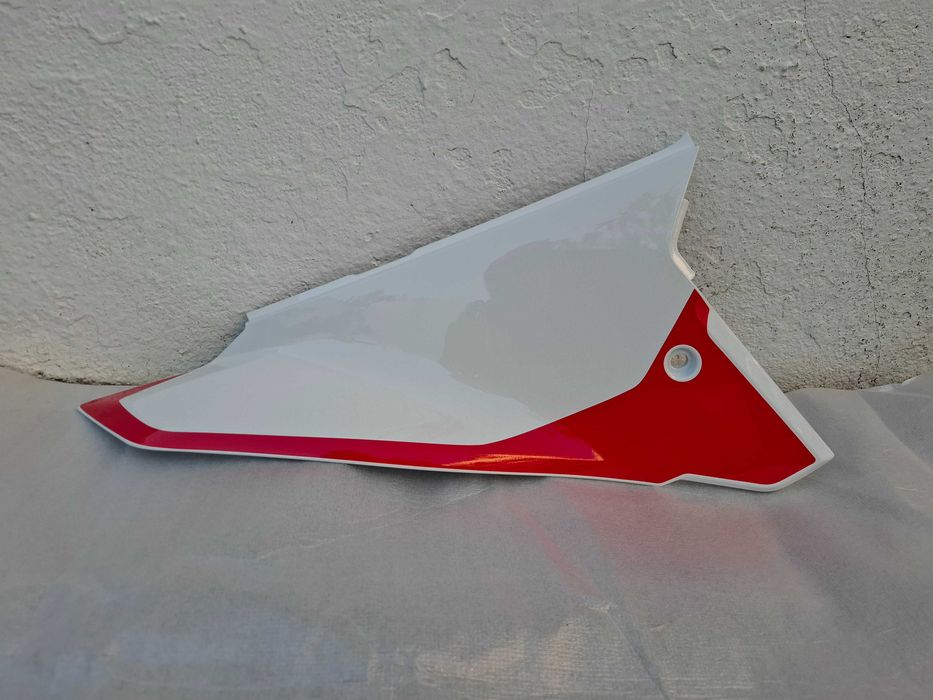 Tampa lateral direita para a Honda CRF300L