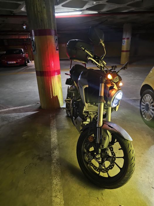 HONDA CB125R (2019) – Apenas 3.000km! + Mala SHAD