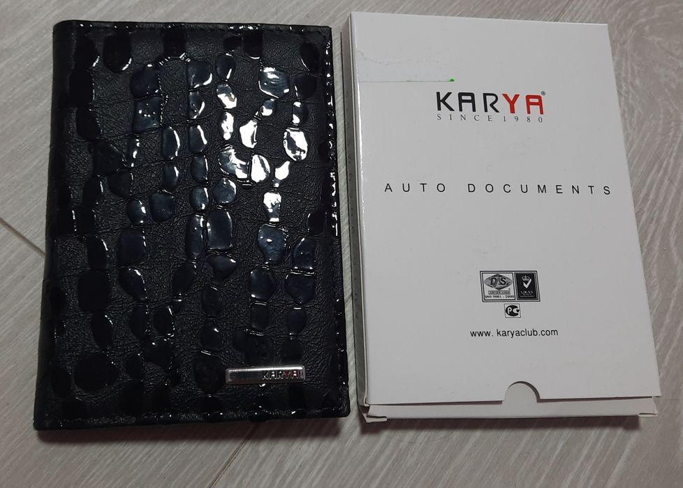 Автодокументниця з натуральної шкіри Karya
