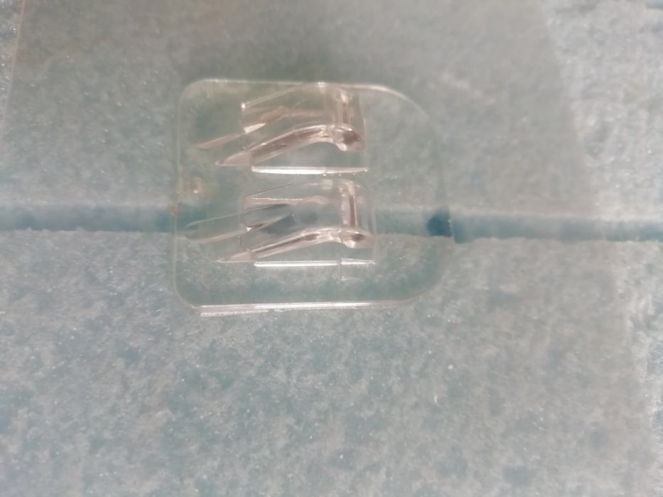 Дверной доводчик.