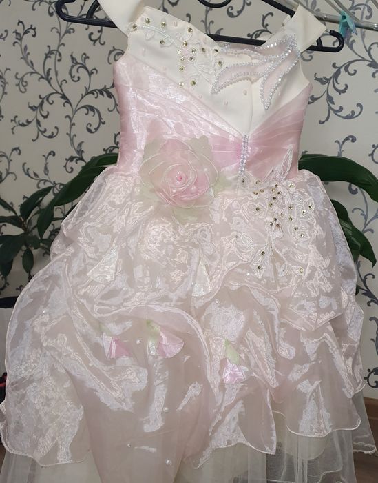 Плаття,  сукня для дівчинки.  Святкова.