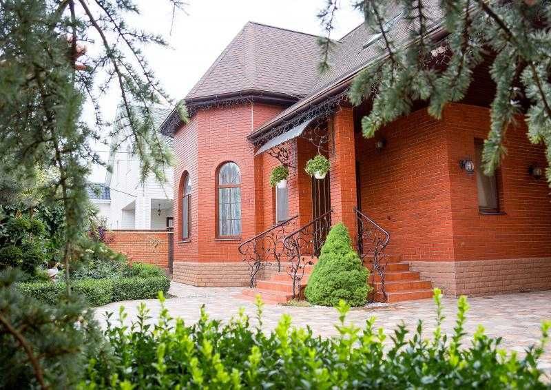 Продам сучасний будинок, 181 м², 6 соток в центрі Авангарду!