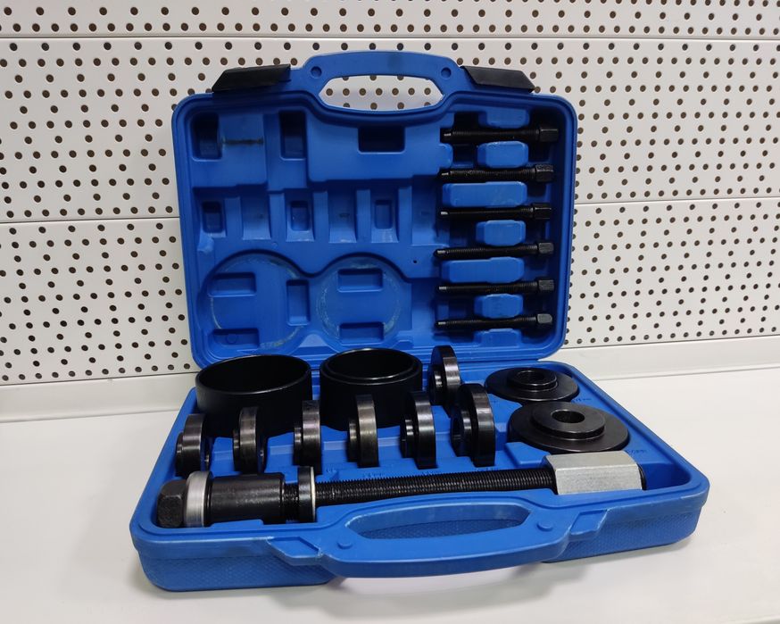 Набір знімачів сайлентблоків/ підшипників маточини 17 ел. GEKO G02740