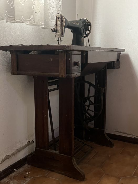 Maquina costura antiga SINGER