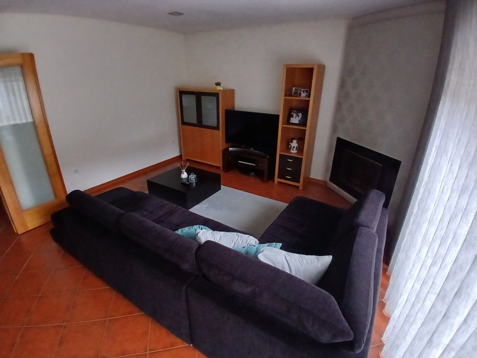 Sofá  mesa centro  móvel TV tapete cortina moldura...