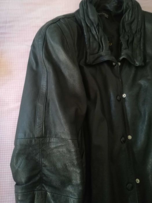 Casaco de cabedal preto