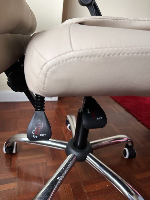 Cadeira de escritorio nova