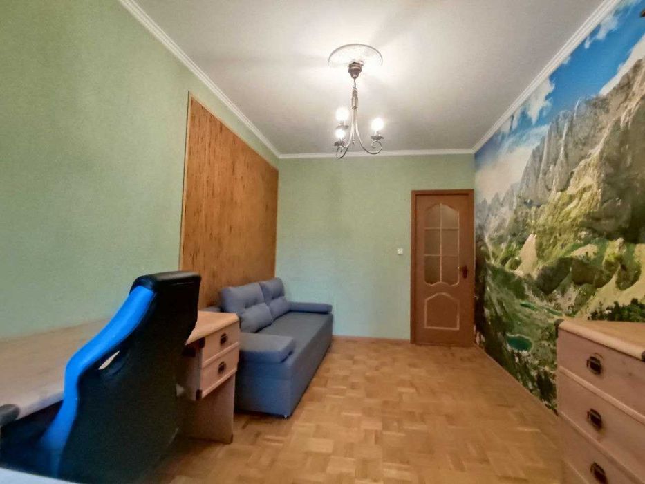 Оренда 3 кімнатної  квартири Добровольського проспект.