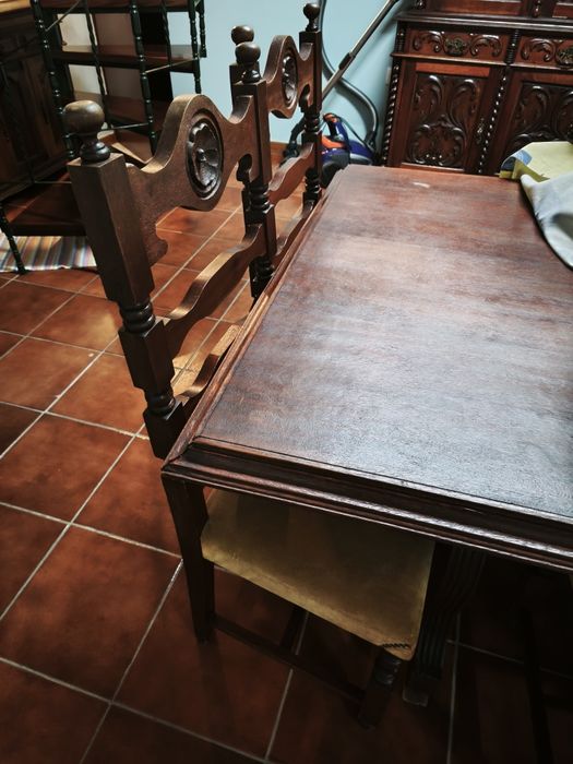 Mesa antiga + 8 cadeiras