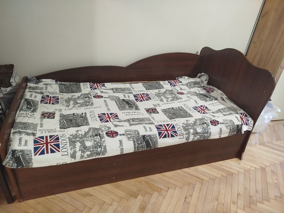 Продам дерев'яне ліжко