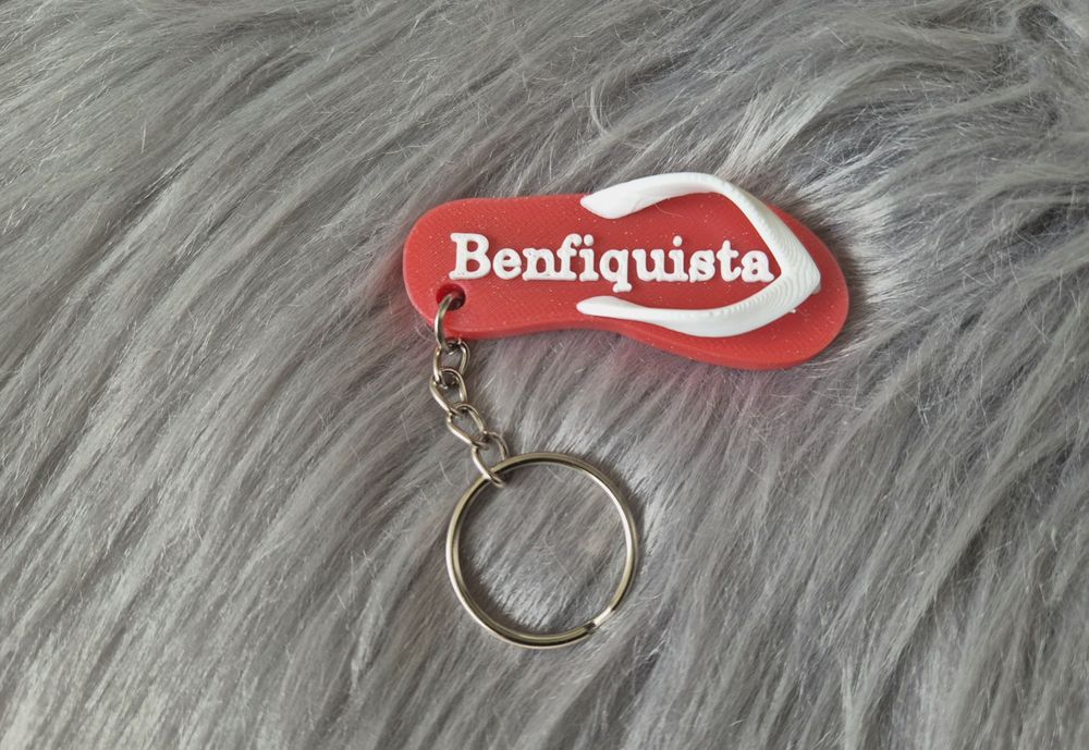 Porta Chaves Chinelo Benfiquista - Para fãs do Benfica

6cm de comprim
