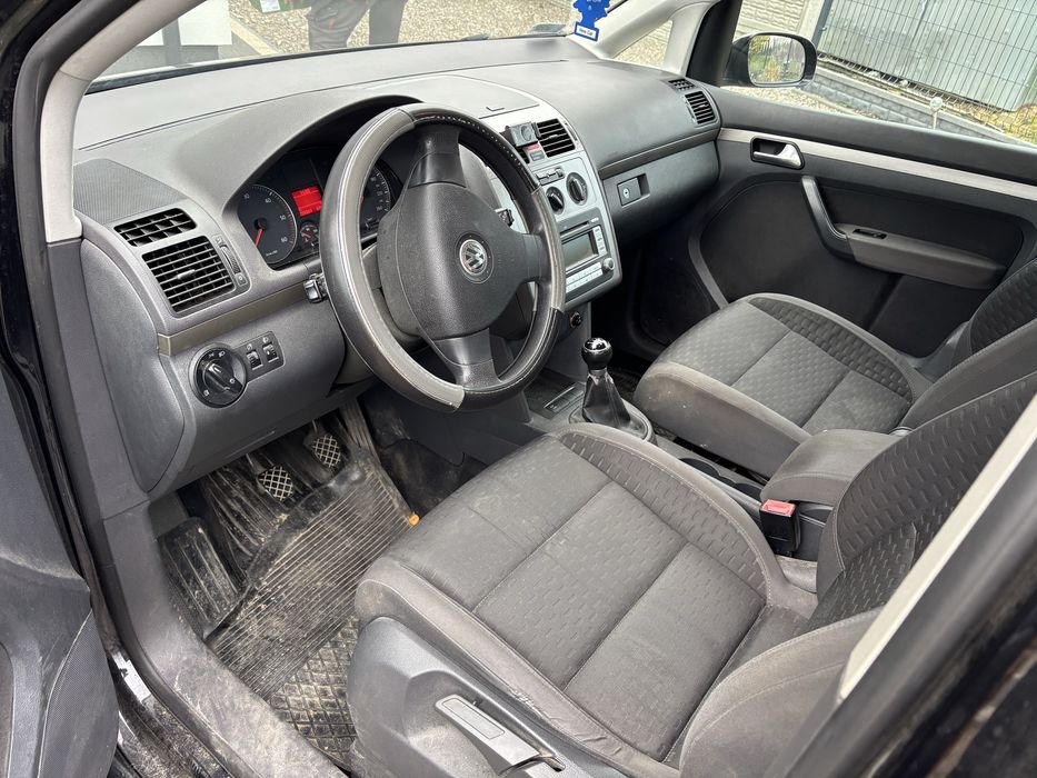 Witam sprzedam samochod Volkswagen Touran