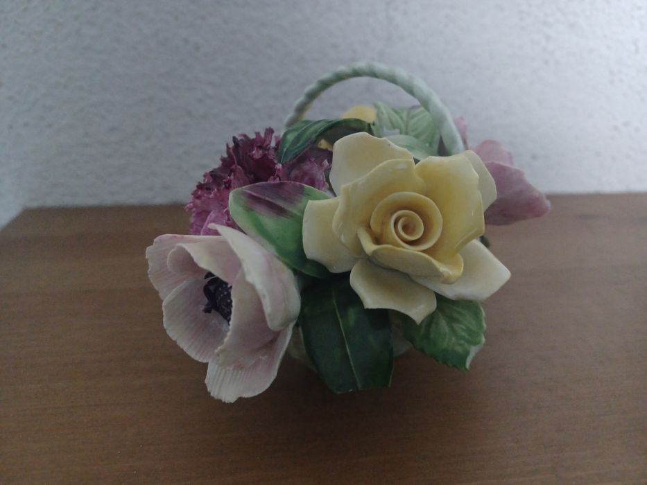 Cesto floral em porcelana Adderley (made in England)
