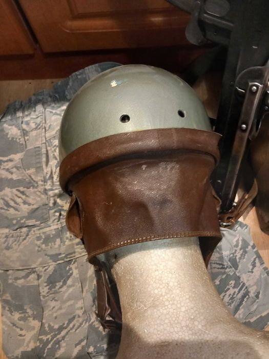 Kask orzeszek z PRL-U