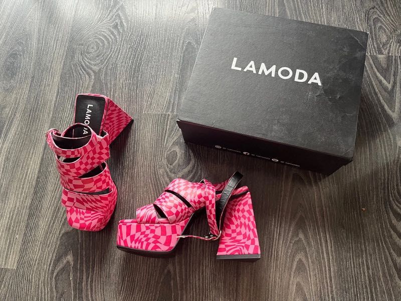 Lamoda La moda dollskill dolls kill buty platformy sandały na obcasie